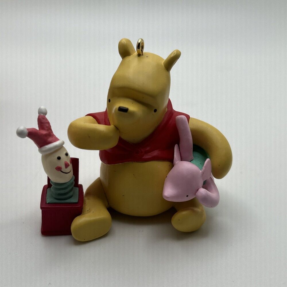 Hallmark Keepsake Piglets Jack-in-the-Box Ornament 2000 Classic Pooh Collection - Picture 2 of 11